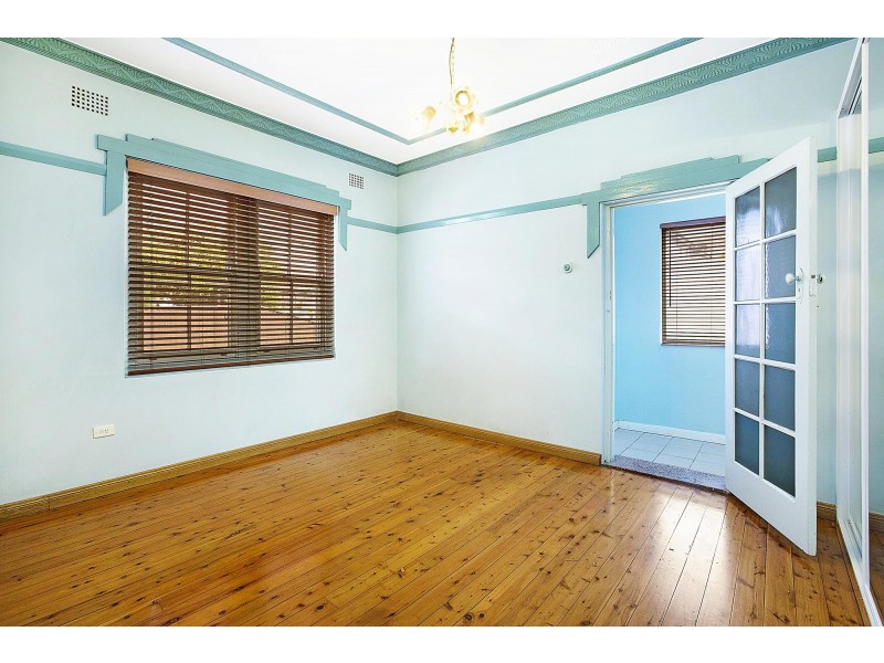 2/4 Park Road, Burwood NSW 2134