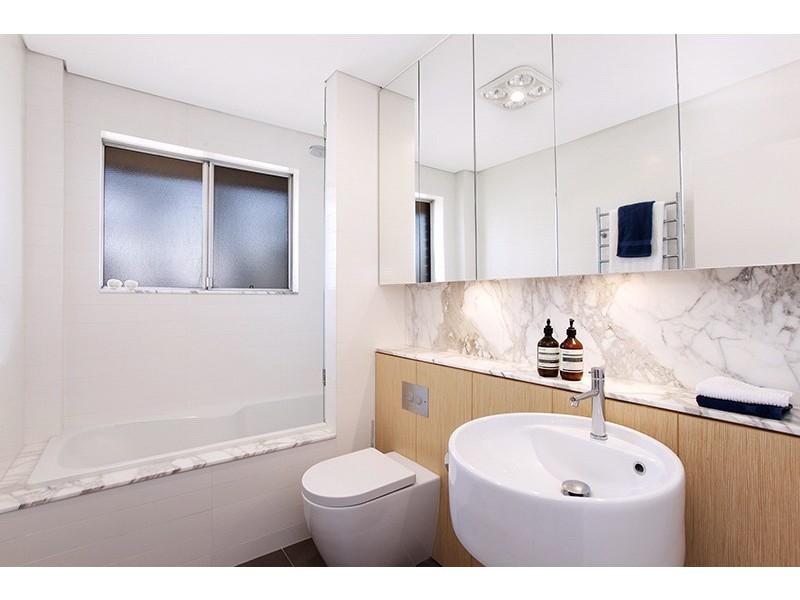 4/11-13 Bay Road, Russell Lea NSW 2046