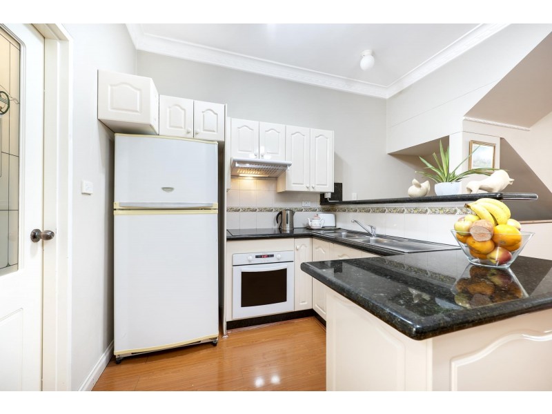 2/2 Macquarie Road, Earlwood NSW 2206