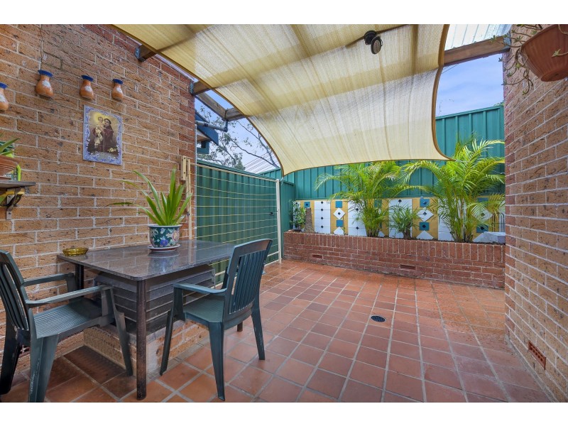 2/2 Macquarie Road, Earlwood NSW 2206