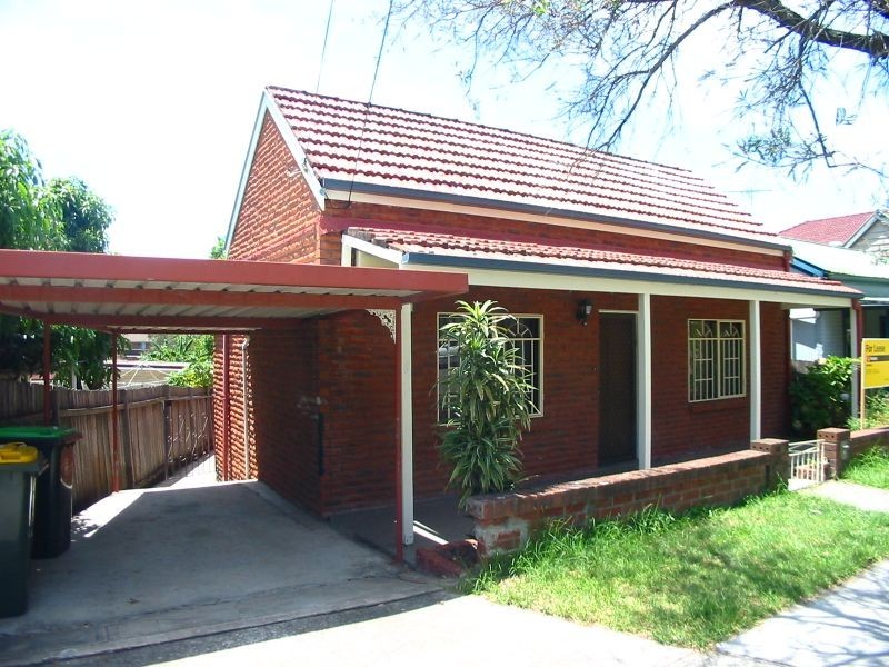 1 Woodlands Road, Ashbury NSW 2193