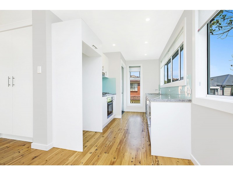 2/33 Robert Street, Ashfield NSW 2131