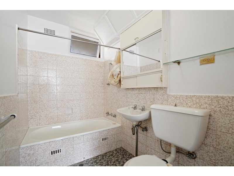 23/8 Brunswick, Ashfield NSW 2131