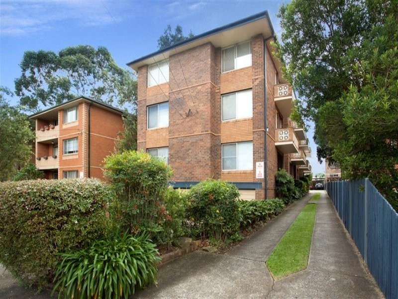 4/13 Loftus Street, Ashfield NSW 2131