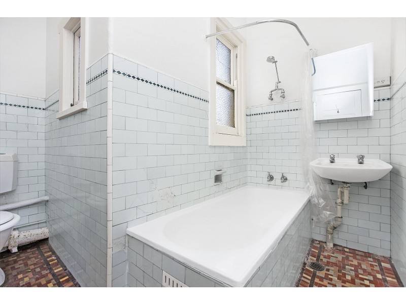 2/1 The Esplanade, Ashfield NSW 2131