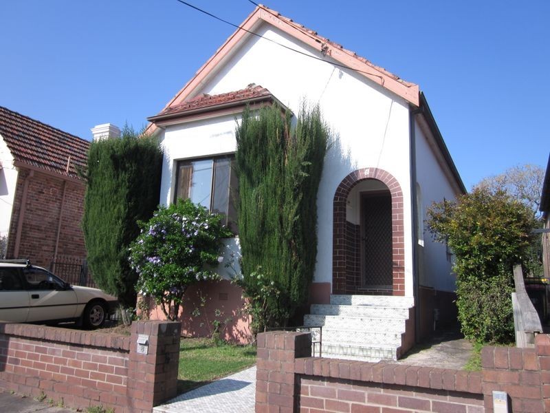 8 Dougan Street, Ashfield NSW 2131