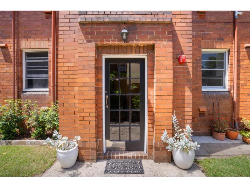 2/16 Dalmar Street, Croydon NSW 2132