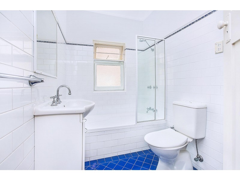 1/12 Grainger Avenue, Ashfield NSW 2131