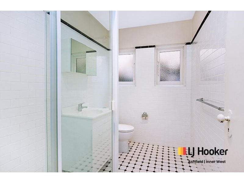 2/57 Grosvenor Crescent, Summer Hill NSW 2130