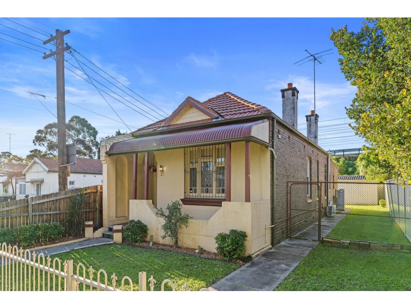 13 Heighway Avenue, Ashfield NSW 2131