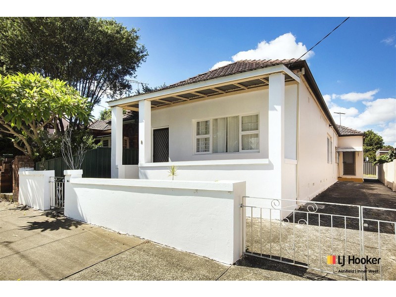 8 Park Ave, Ashfield NSW 2131