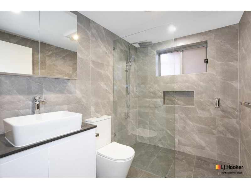 2/28 Morris Avenue, Croydon Park NSW 2133