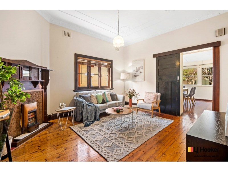 18 Shaftesbury Road, Burwood NSW 2134