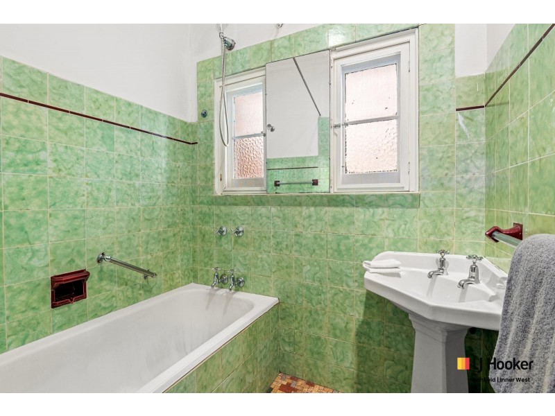 18 Shaftesbury Road, Burwood NSW 2134