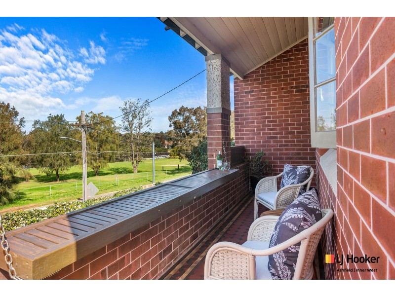 18 Tennent Parade, Hurlstone Park NSW 2193