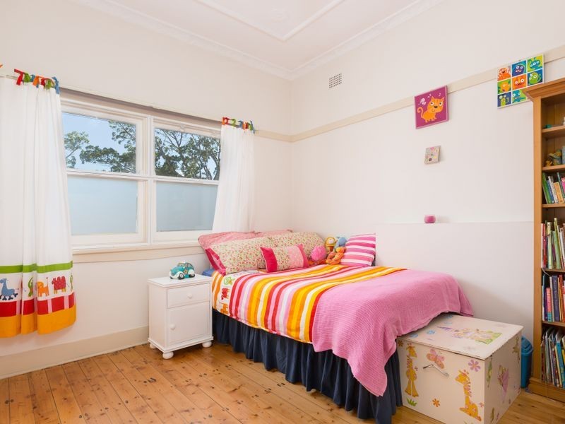 152 Coronation Parade, Croydon Park NSW 2133