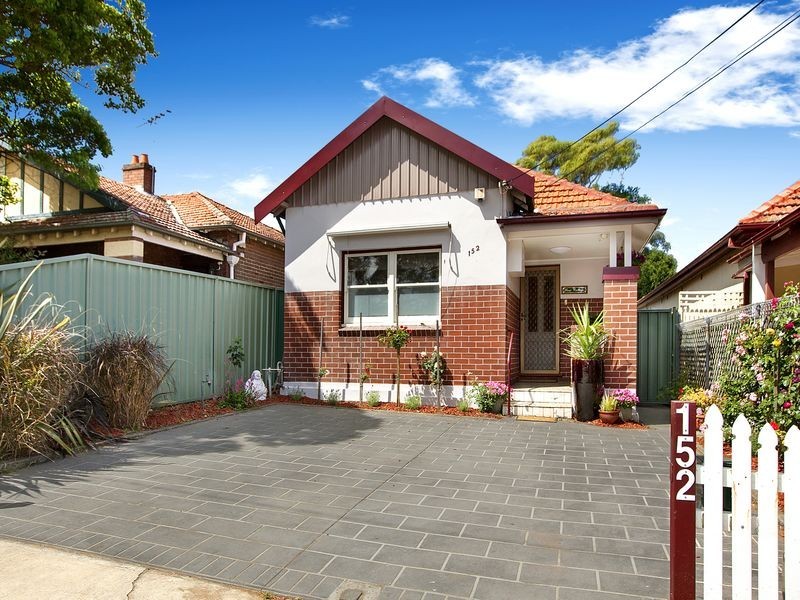 152 Coronation Parade, Croydon Park NSW 2133