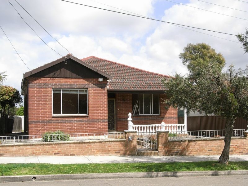 21 Thorncraft Parade, Campsie NSW 2194