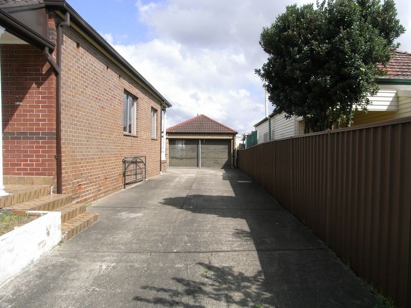 21 Thorncraft Parade, Campsie NSW 2194