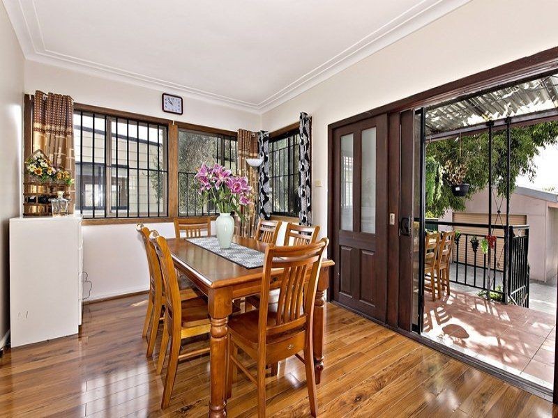 313 Roberts Rd, Greenacre NSW 2190