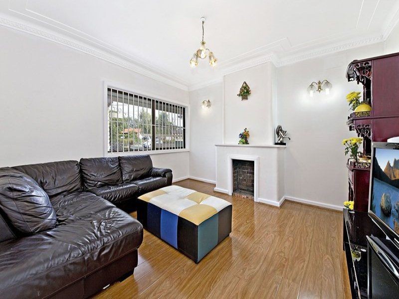 313 Roberts Rd, Greenacre NSW 2190