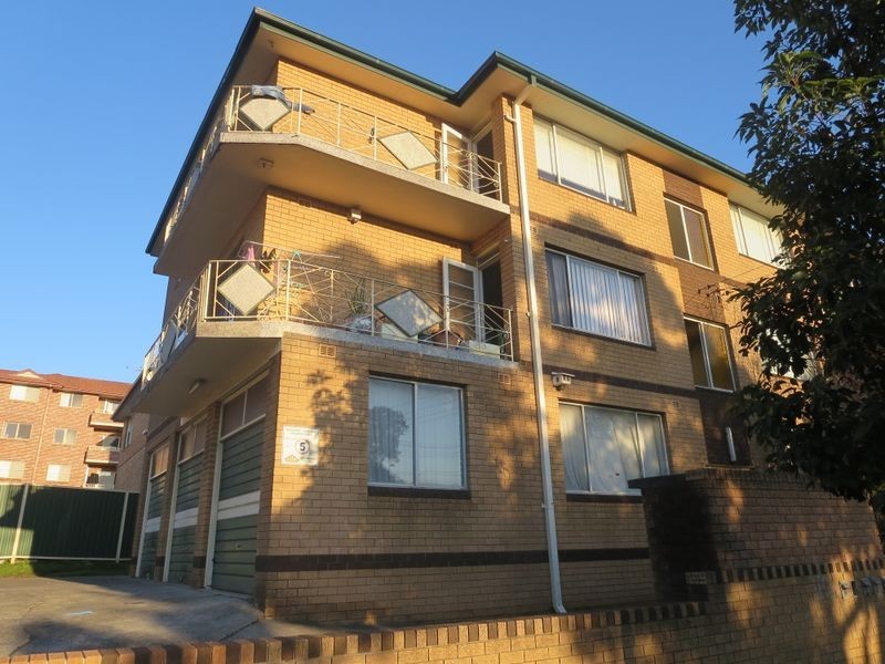 10/2 Hill Street, Campsie NSW 2194