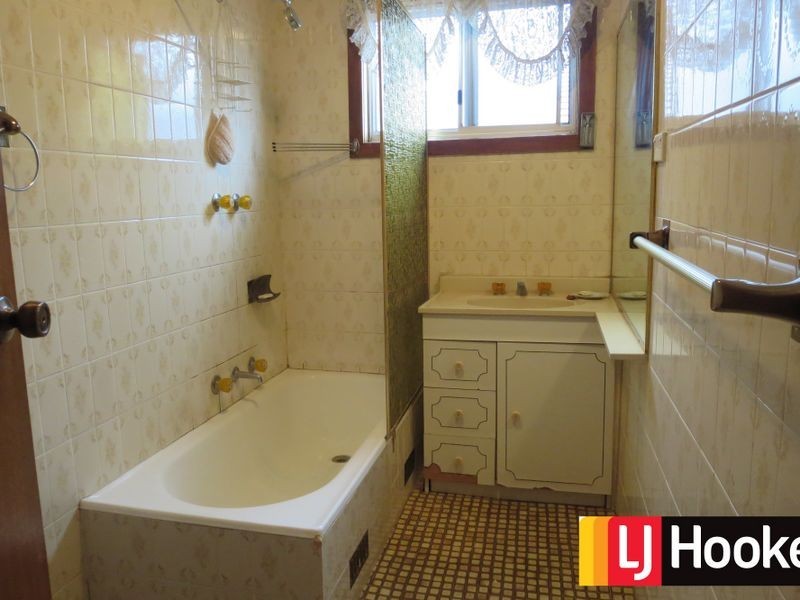 28 Chamberlain Avenue, Caringbah NSW 2229