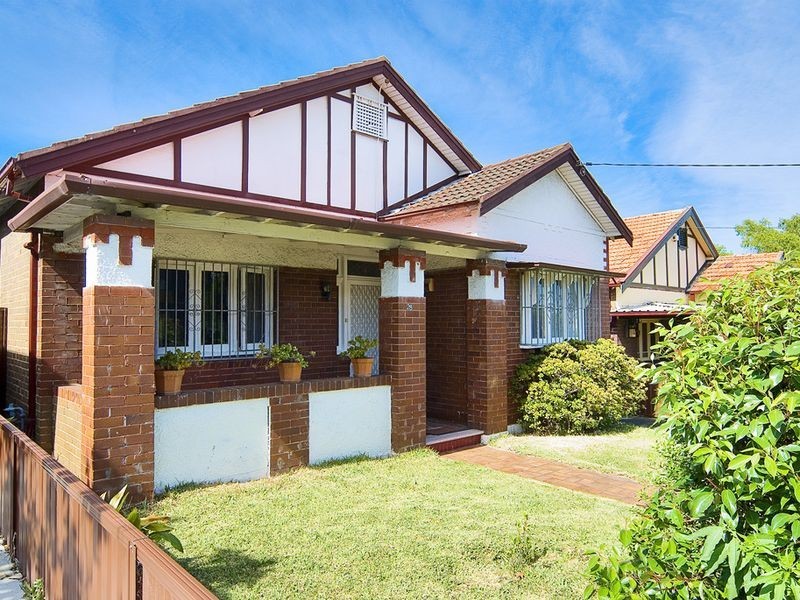 28 Clissold Street, Ashfield NSW 2131