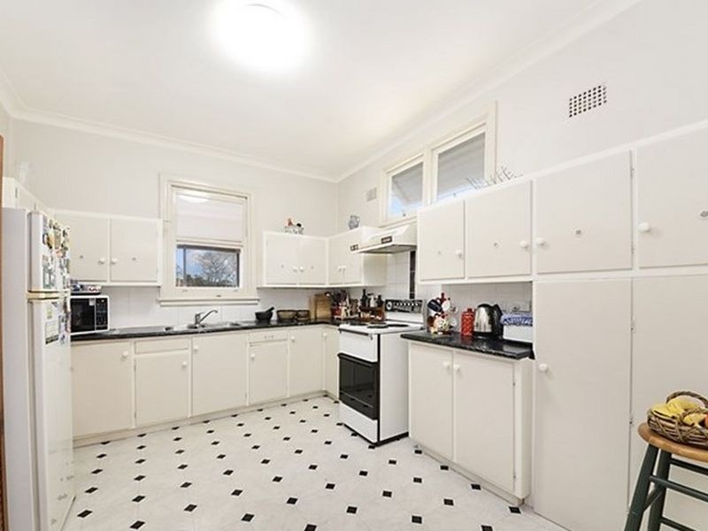27 Farleigh Street, Ashfield NSW 2131