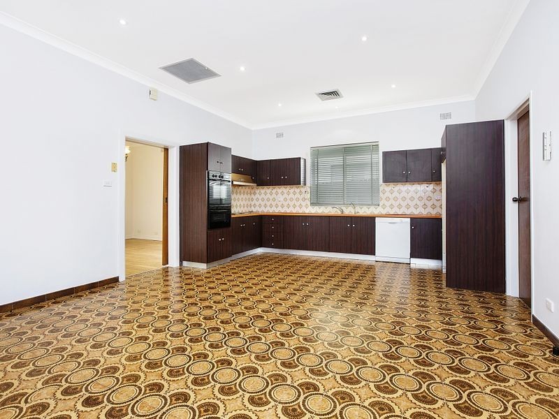 15 Waratah Street, Croydon Park NSW 2133