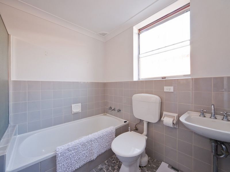 1/4 Julia Street, Ashfield NSW 2131