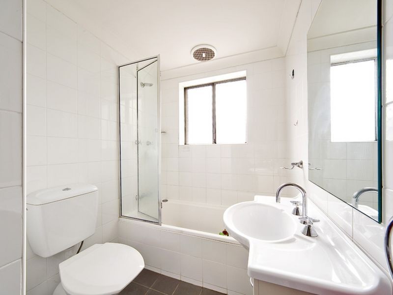 1/79 Claremont Street, Campsie NSW 2194