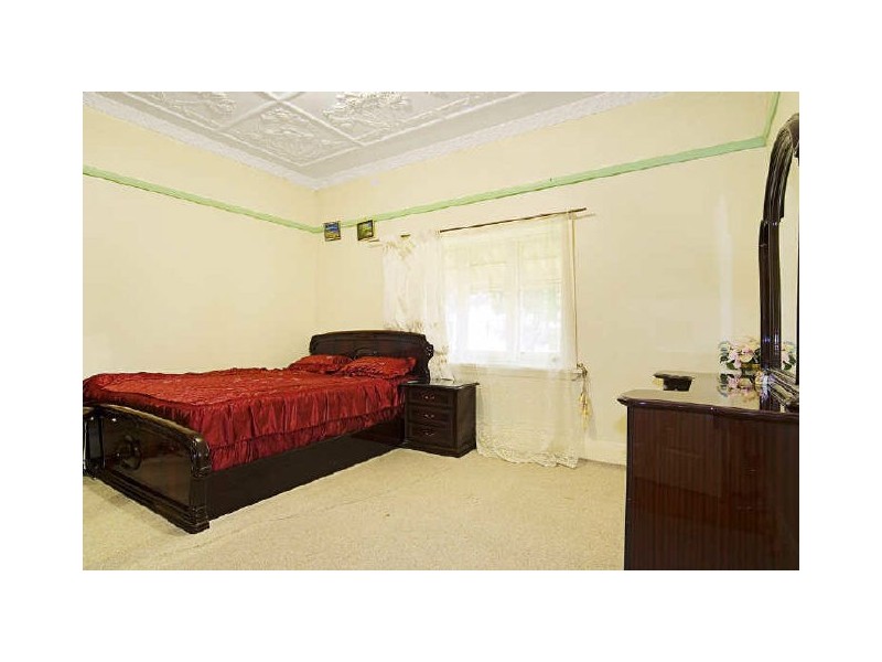 25 Heighway Ave, Ashfield NSW 2131