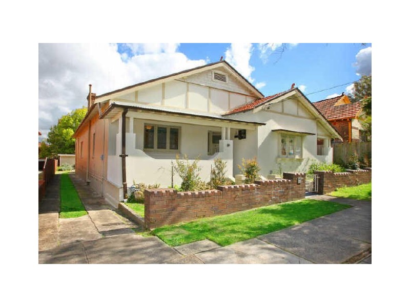 16 Brighton Ave, Croydon Park NSW 2133