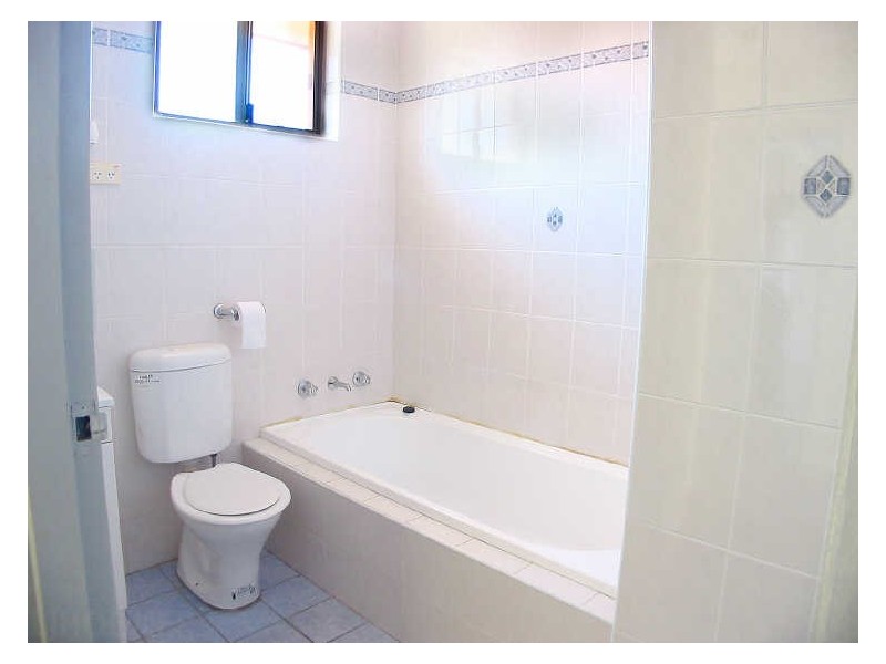 2/51 Gould Street, Campsie NSW 2194