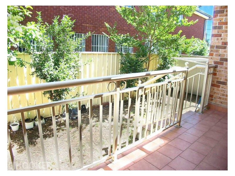 2/51 Gould Street, Campsie NSW 2194