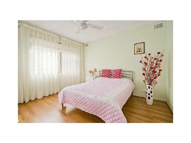 4/8 Brunswick Parade, Ashfield NSW 2131