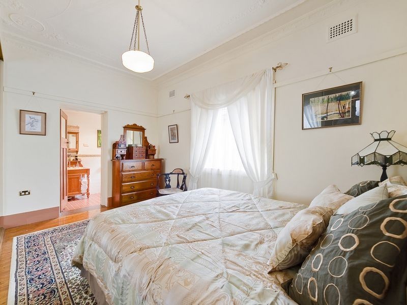 15 Knocklayde Street, Ashfield NSW 2131