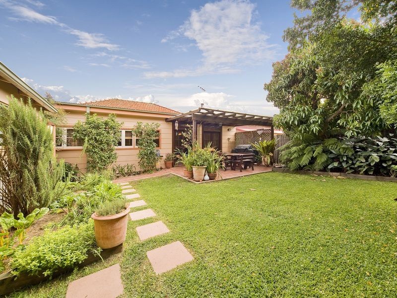 15 Knocklayde Street, Ashfield NSW 2131