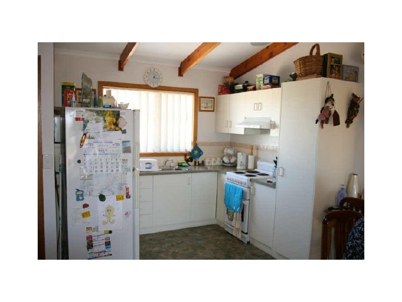 27 Seaview Road, Corny Point SA 5575