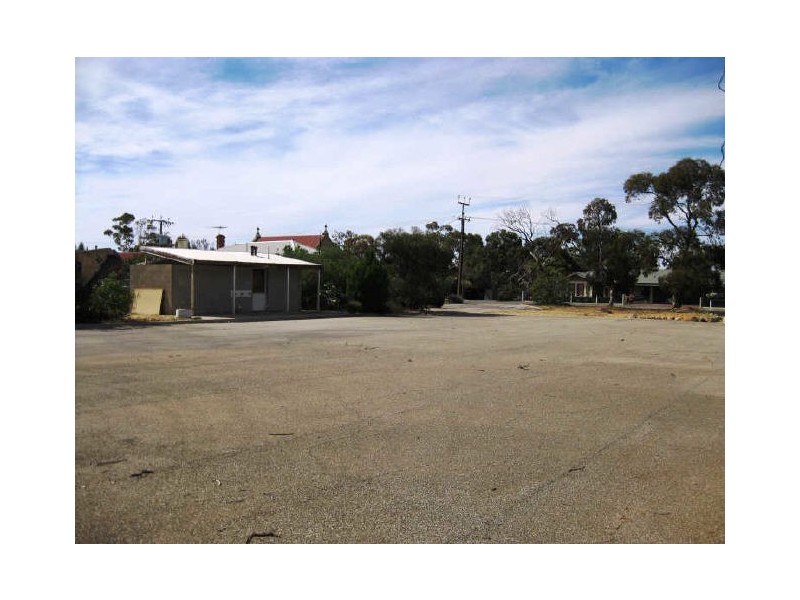 9 – 11 Second Street, Minlaton SA 5575