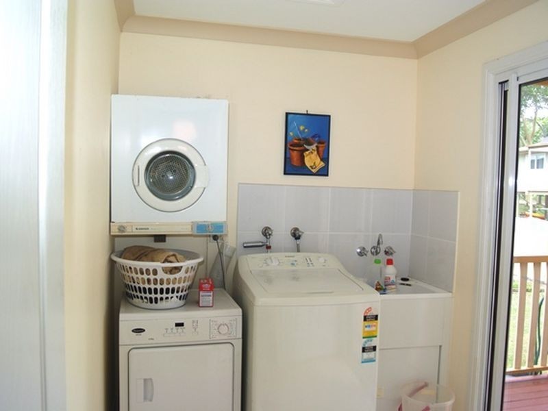 10 Dalpura Street, Macleay Island QLD 4184