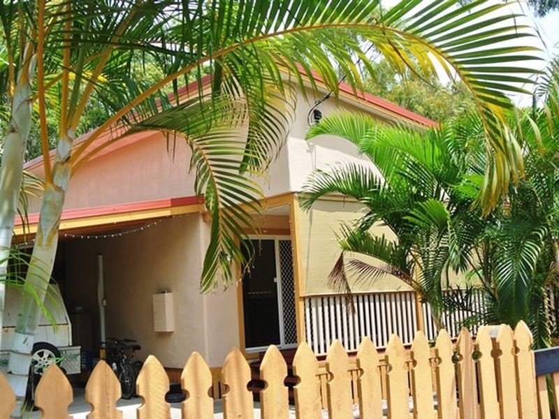 10 Dalpura Street, Macleay Island QLD 4184