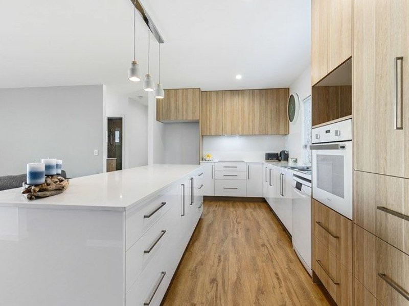 40 Blue Waters Crescent, Macleay Island QLD 4184