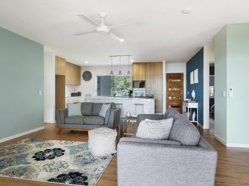 40 Blue Waters Crescent, Macleay Island QLD 4184