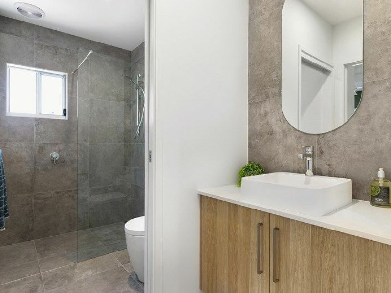 40 Blue Waters Crescent, Macleay Island QLD 4184