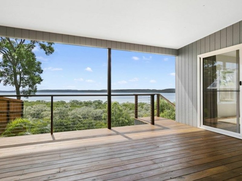 40 Blue Waters Crescent, Macleay Island QLD 4184