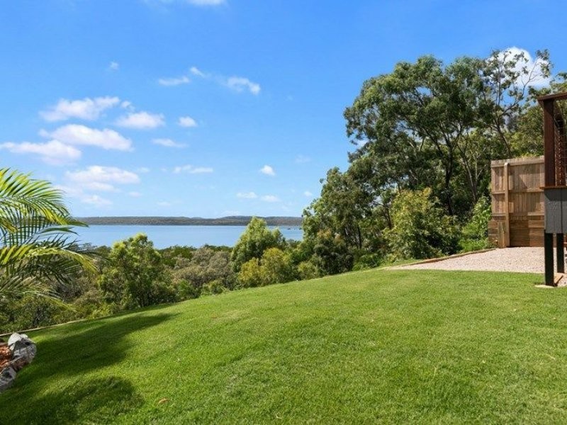 40 Blue Waters Crescent, Macleay Island QLD 4184