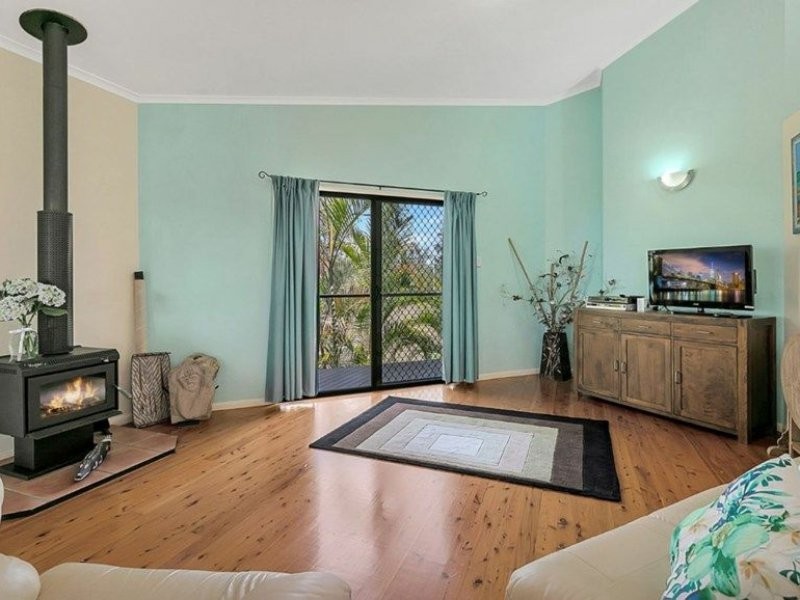 7-8 Boat Harbour Avenue, Macleay Island QLD 4184