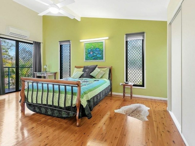 7-8 Boat Harbour Avenue, Macleay Island QLD 4184